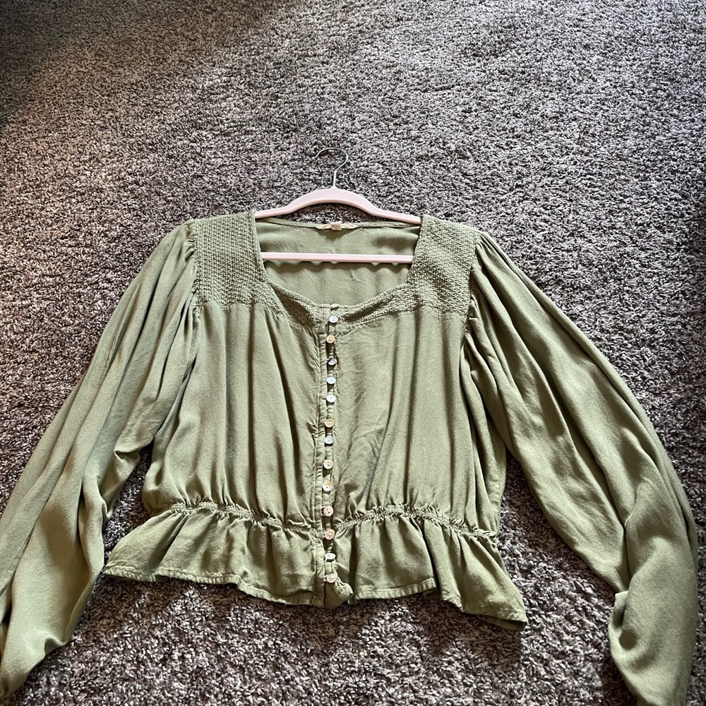 Super cute cropped blouse size xl
